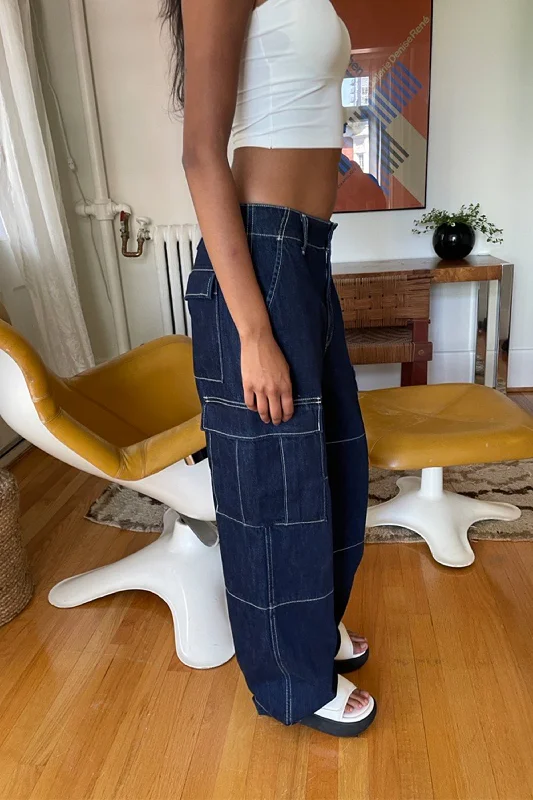 Wandering freely MID-RISE CARGO JEAN