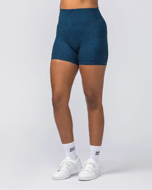 Lively And Youthful Zero Rise Everyday Midway Shorts - Pacific Abstract Print